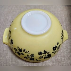 Vintage Pyrex Bowl